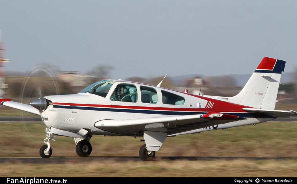 Beech F33A - F-GMRO