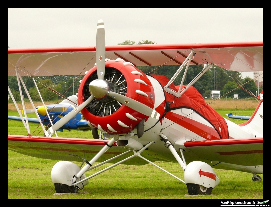Waco UPF-7 - F-AZLC