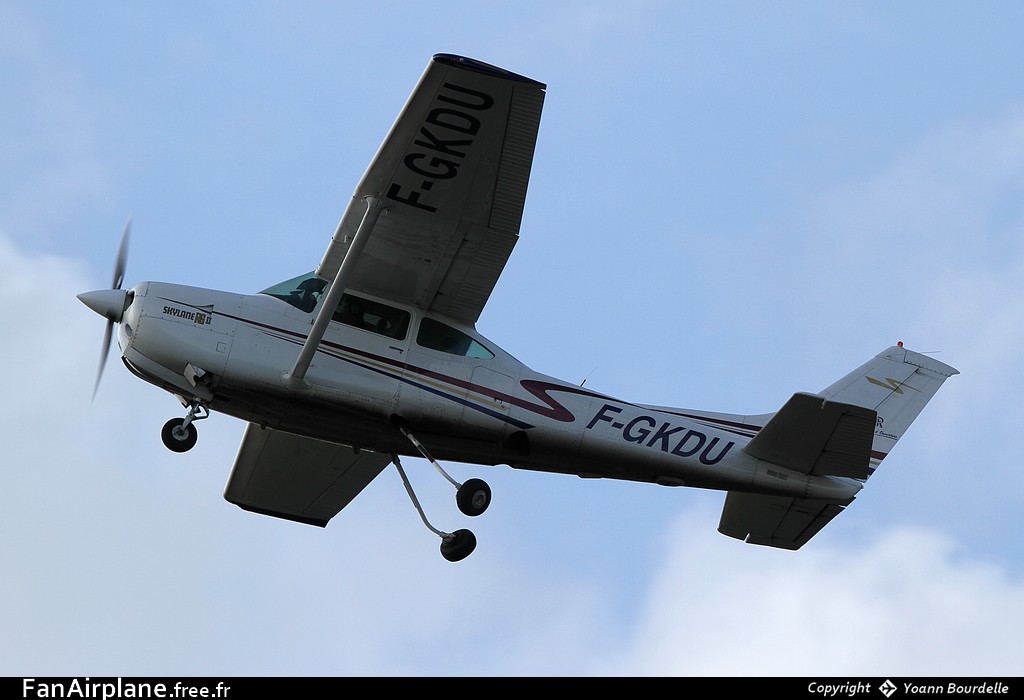 Cessna 182 R - F-GKDU