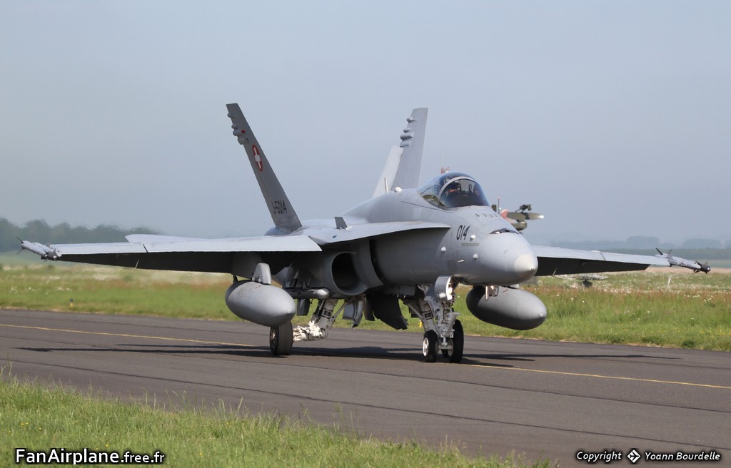 McDonnell Douglas F/A-18C Hornet - J-5014