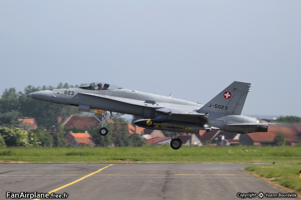McDonnell Douglas F/A-18C Hornet - J-5023