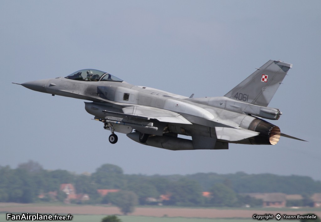 Lockheed Martin F-16CJ Fighting Falcon - 4061