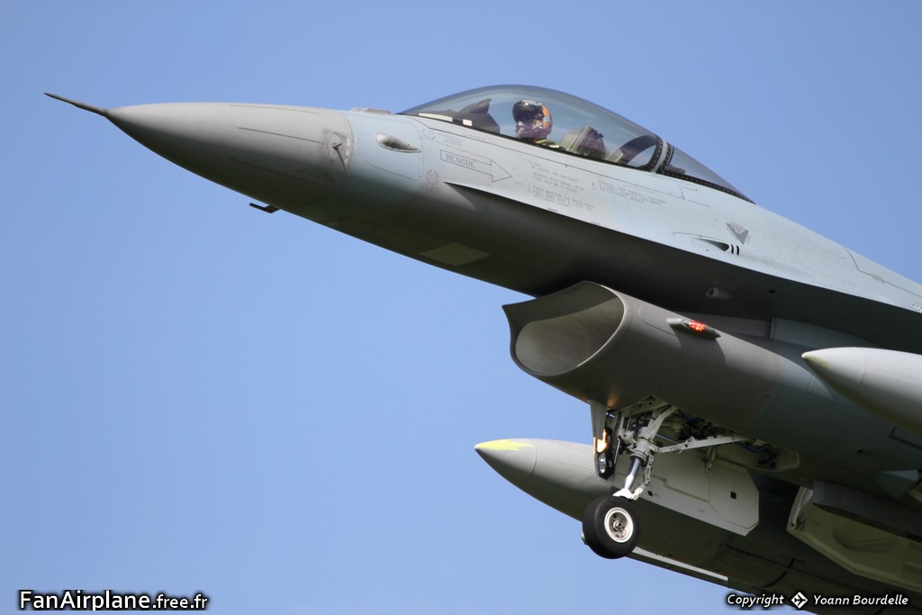 Lockheed Martin F-16CJ Fighting Falcon - 003