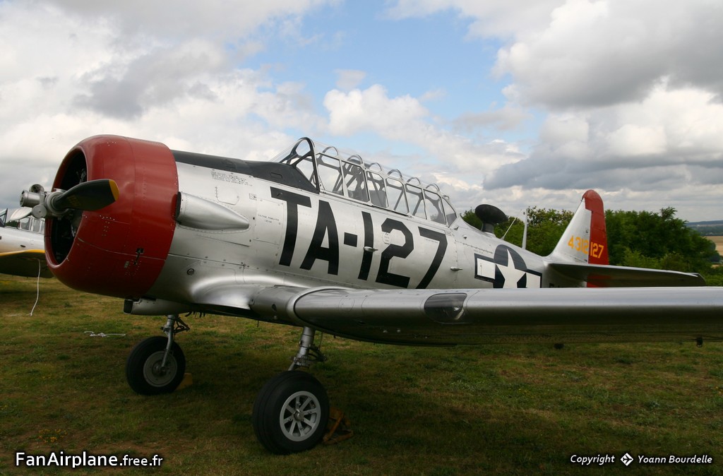 North American AT-6C Texan - F-AZBE