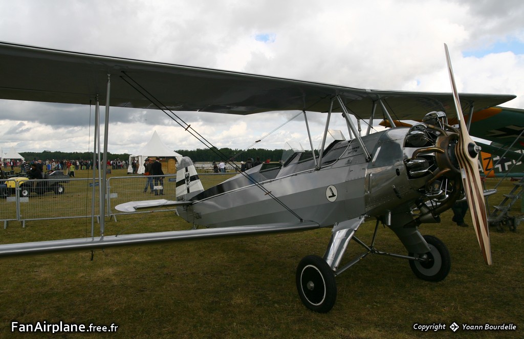 Focke-Wulf FW-44 Stieglitz - F-AZMJ
