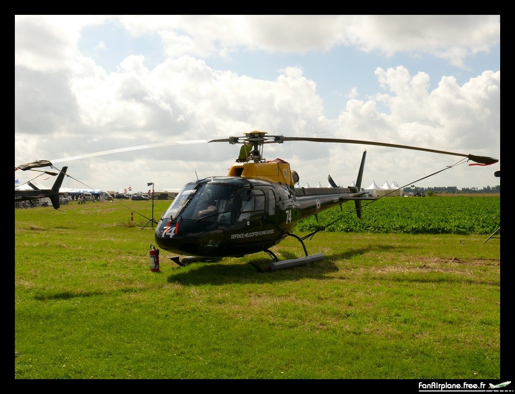 Eurocopter AS-350BB Squirrel HT1 - ZJ274 / 74