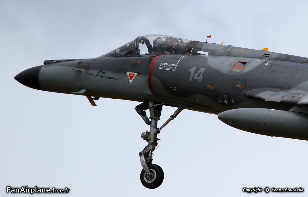 Dassault Super Etendard - 14