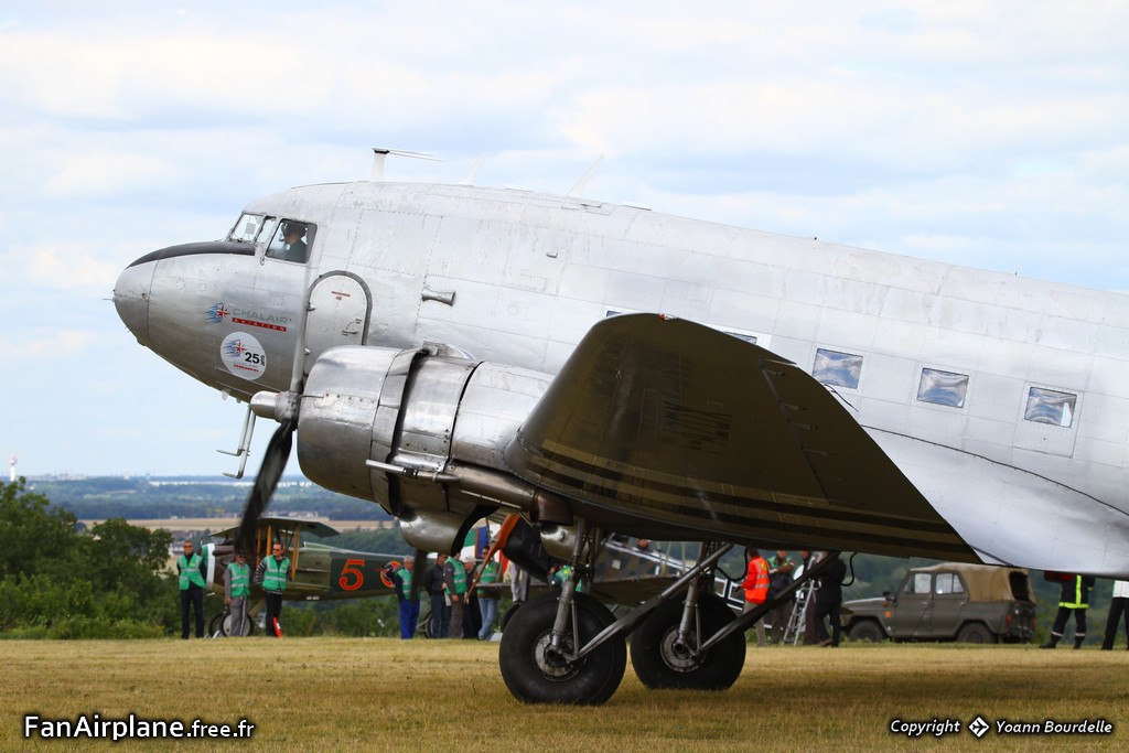 Douglas C-47B Dakota (DC-3A) - F-AZOX