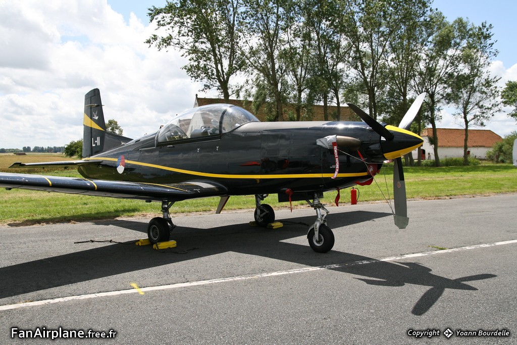 Pilatus PC-7 - L-11