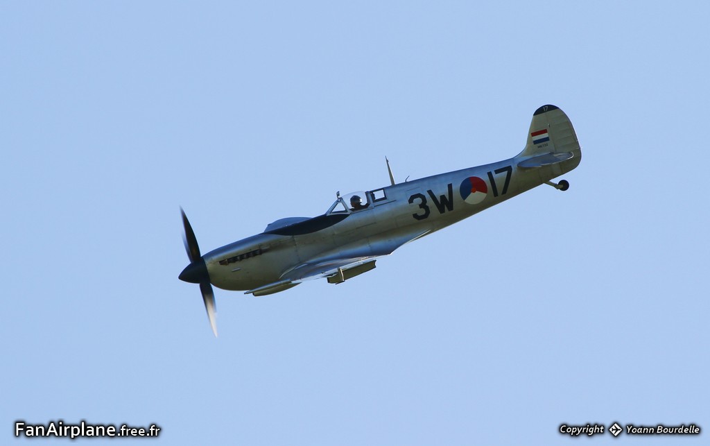 Supermarine 361 Spitfire LF9B - PH-OUQ