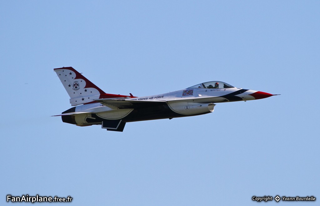 Lockheed F-16CJ Fighting Falcon - 92-3898 / 1