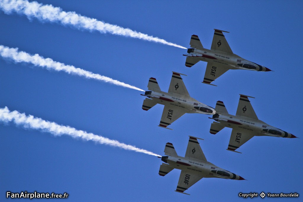Lockheed F-16CJ Fighting Falcon - 92-3898 / 1