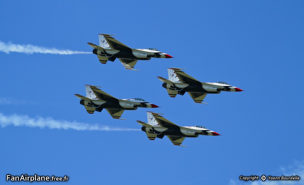 Lockheed F-16CJ Fighting Falcon - 92-3898 / 1