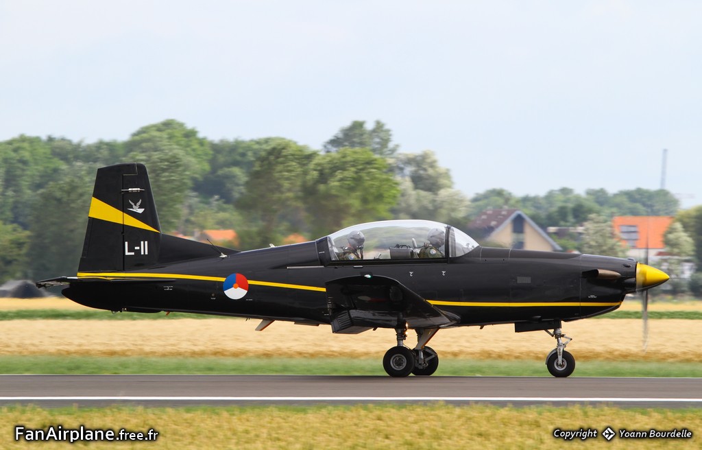 Pilatus PC-7 - L-11