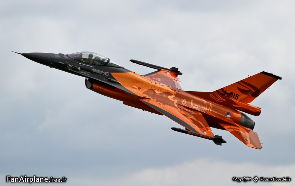 Fokker F-16AM Fighting Falcon - J-015