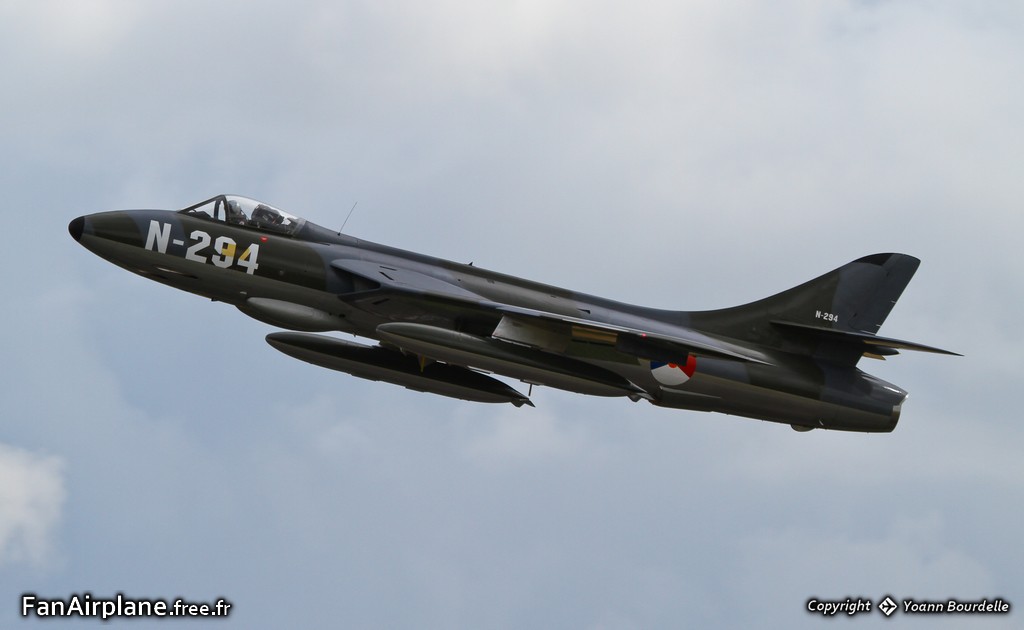 Hawker Hunter F6A - G-KAXF