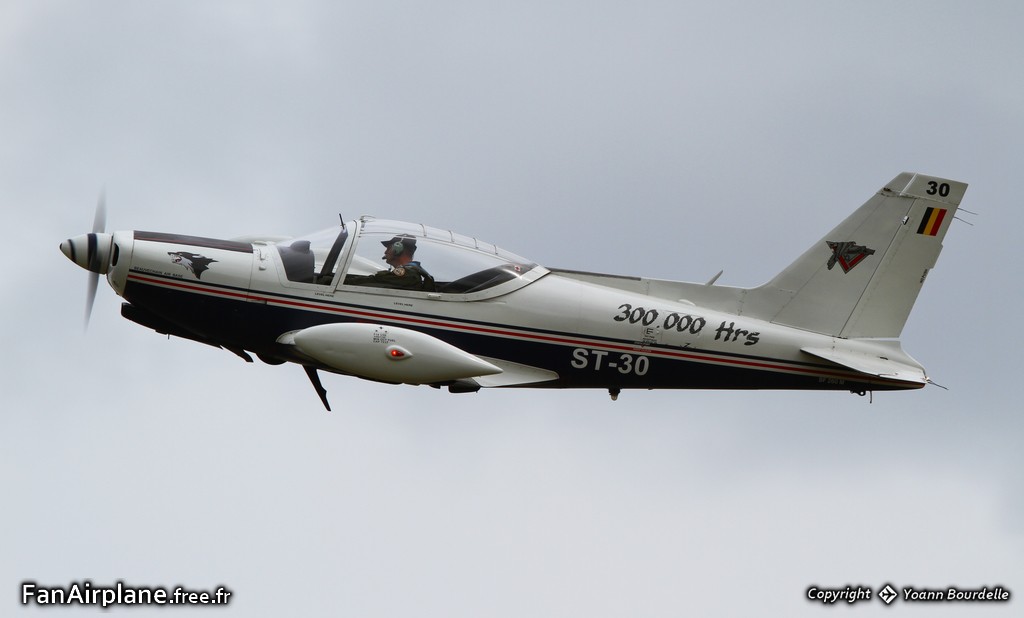 SIAI-Marchetti SF-260M - ST-30