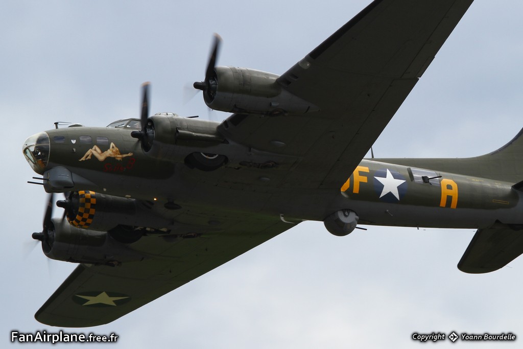 Boeing B-17G Flying Fortress (299P) - G-BEDF