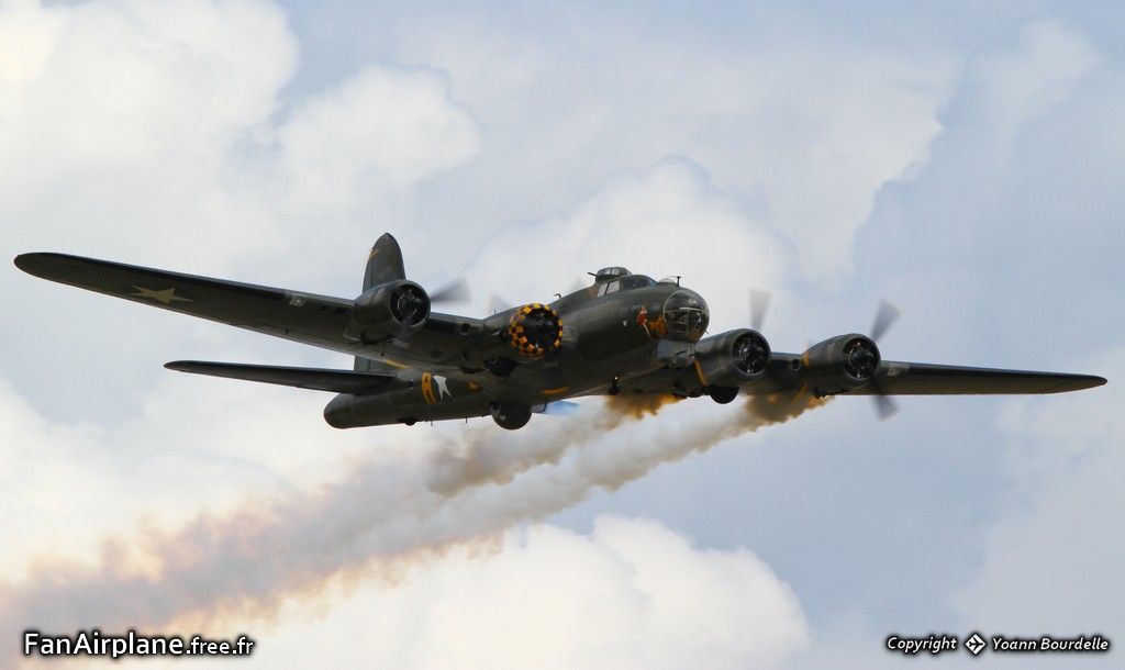 Boeing B-17G Flying Fortress (299P) - G-BEDF