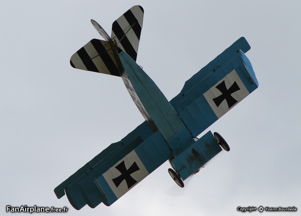 Fokker Dr-1 Replica - G-CDXR