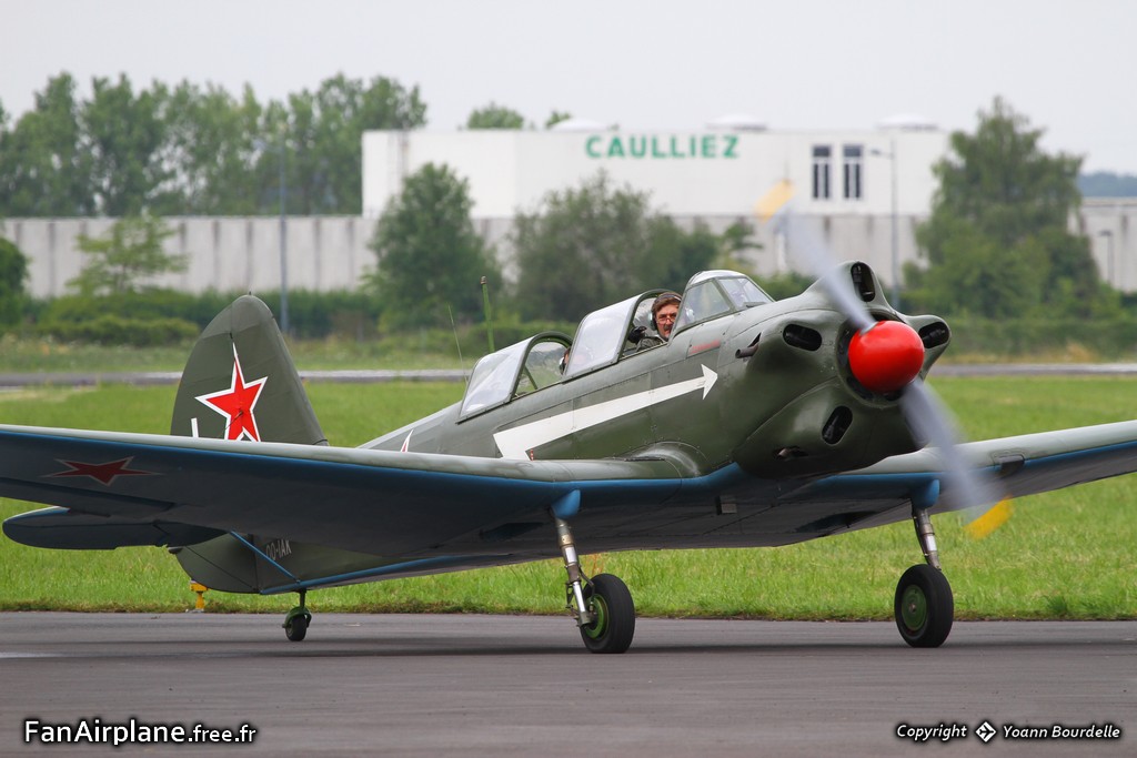 Yakovlev YAK-18 - OO-IAK
