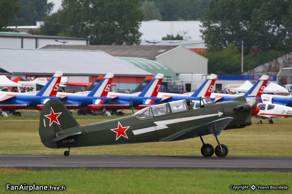 Yakovlev YAK-18 - OO-IAK