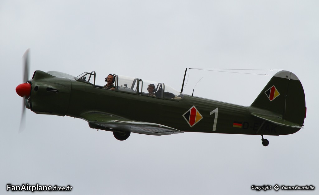 Yakovlev YAK-18 - D-EYAK