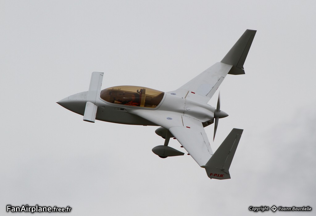 Rutan Cozy - F-PJJC