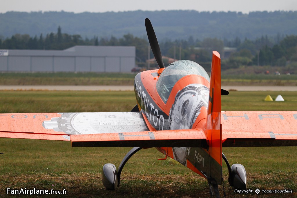 Extra EA-300/200 - F-GPIT