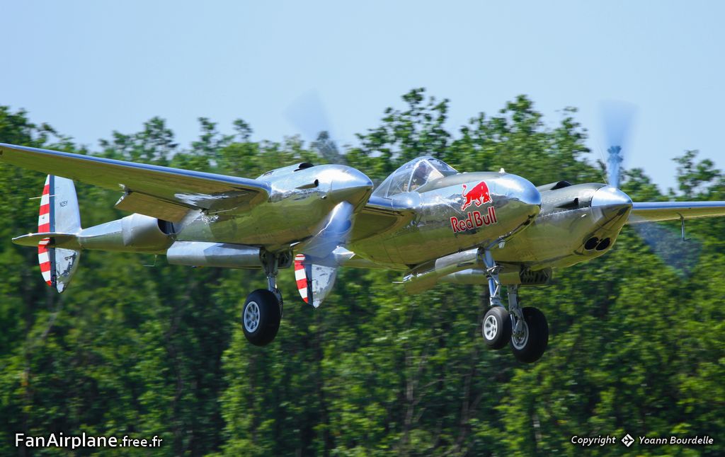 Lockheed P-38L Lightning - N25Y