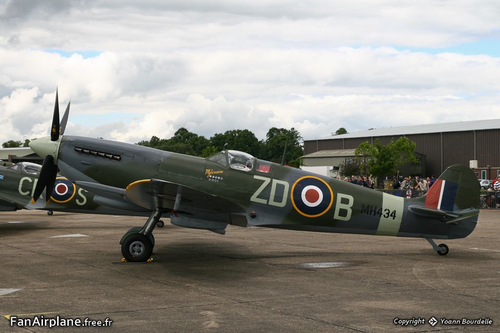 Supermarine 361 Spitfire LF9B - G-ASJV