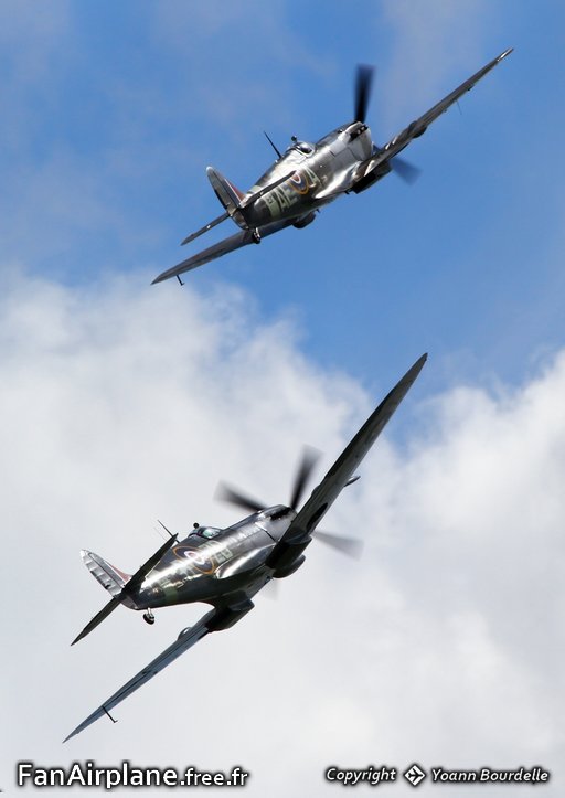 Supermarine 349 Spitfire LF5B - G-LFVB