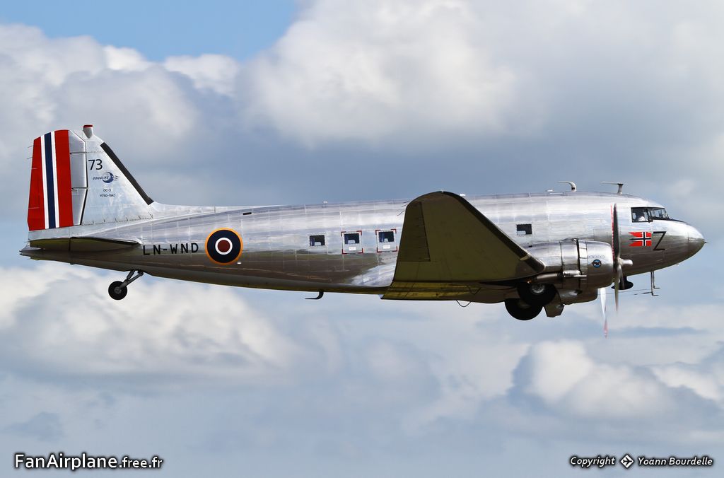 Douglas C-53D Skytrooper (DC-3) - LN-WND
