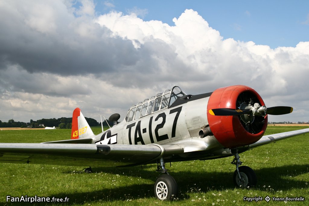North American AT-6C Texan - F-AZBE