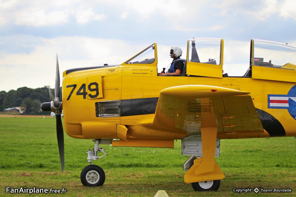 North American T-28C Trojan - F-AZHR