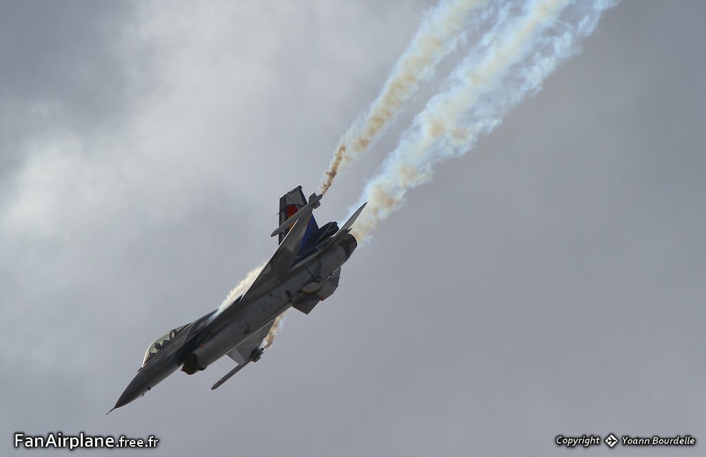 General Dynamics F-16AM Fighting Falcon (401) - FA-84