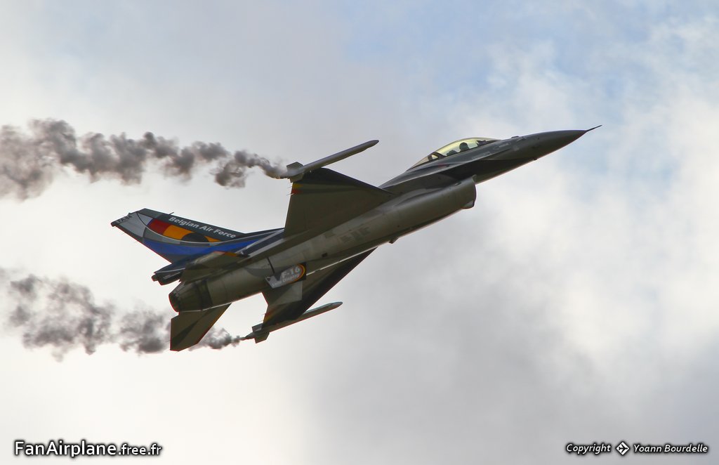 General Dynamics F-16AM Fighting Falcon (401) - FA-84