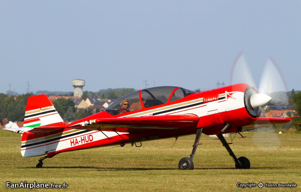 Sukhoi Su-29 - HA-HUD