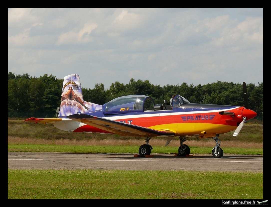 Pilatus PC-7 - N60LT