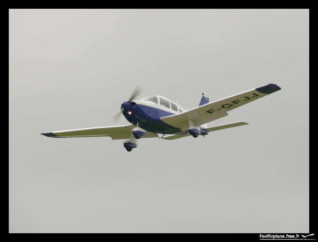 Piper PA-28-181 Archer II - F-GFJJ
