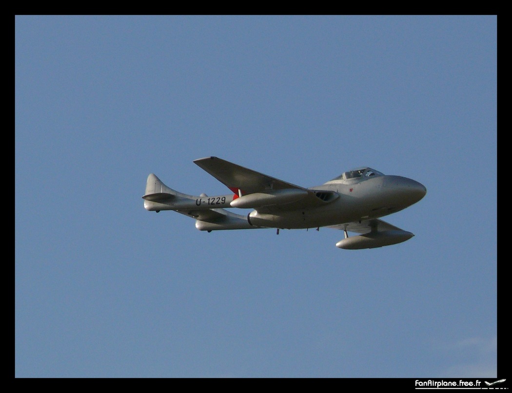 De Havilland Vampire T.55 (DH-115) - F-AZGU