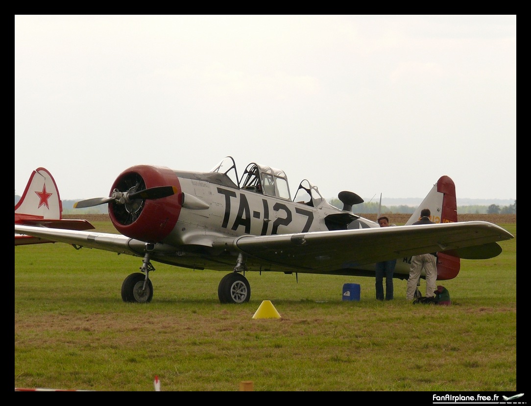 North American AT-6C Texan - F-AZBE