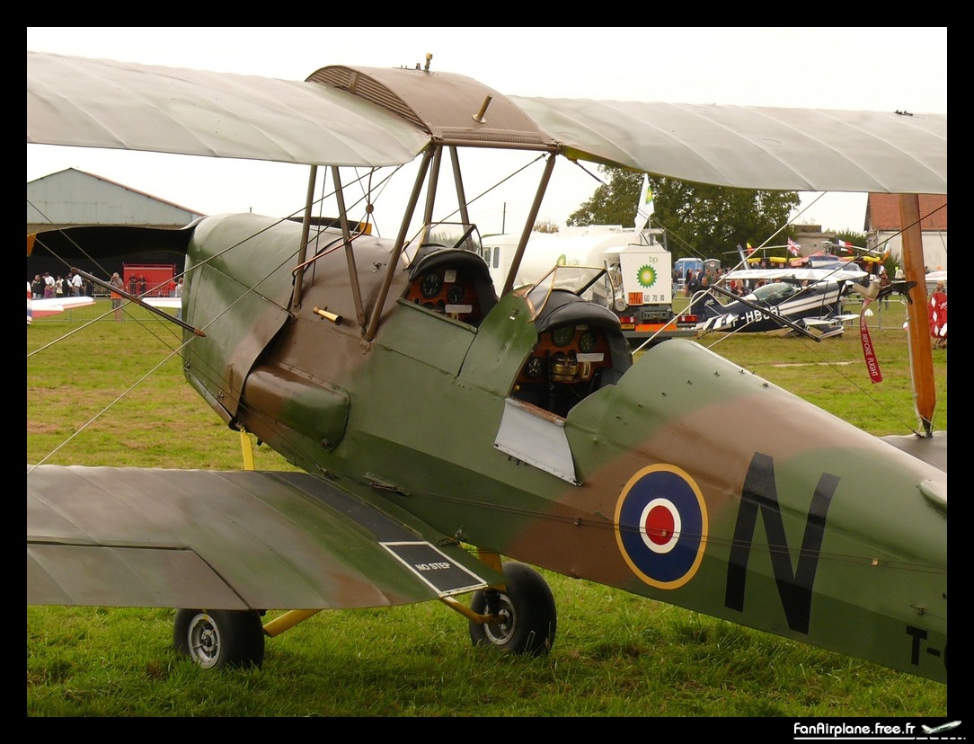 De Havilland DH-82 Tiger Moth - F-AZEI
