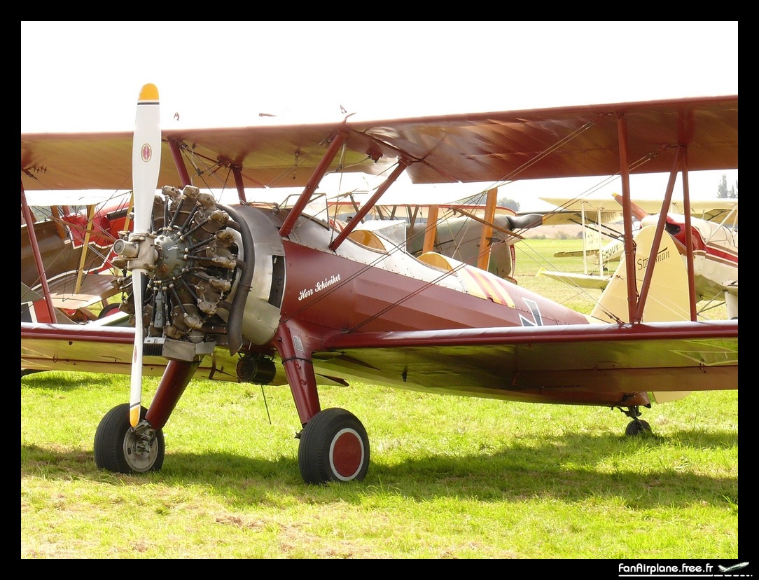 Boeing Stearman E75 - F-AZMZ