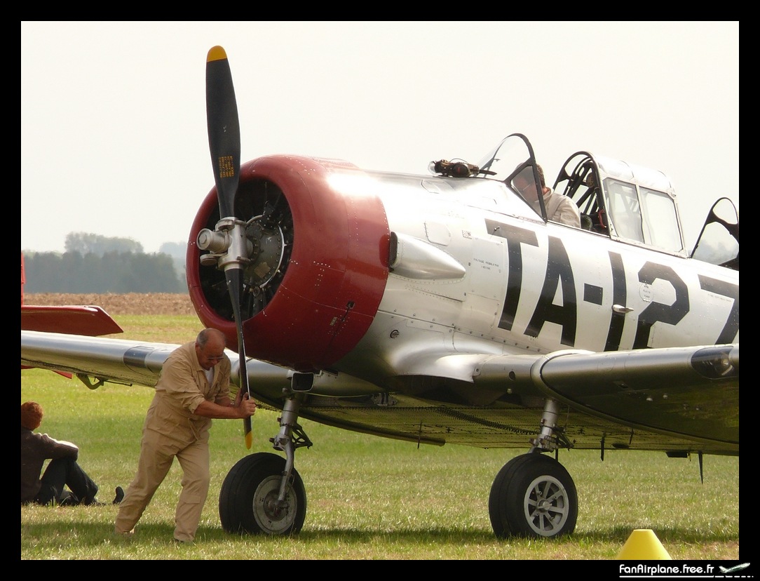 North American AT-6C Texan - F-AZBE