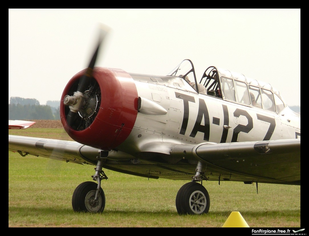North American AT-6C Texan - F-AZBE