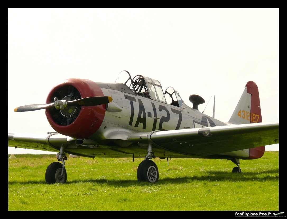 North American AT-6C Texan - F-AZBE