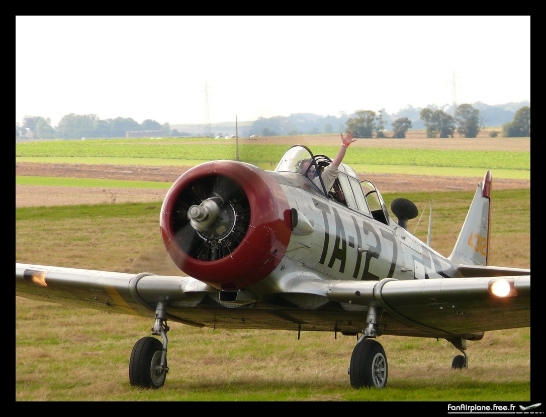 North American AT-6C Texan - F-AZBE