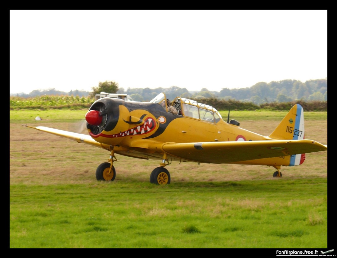 North American T-6G Texan - F-AZBQ