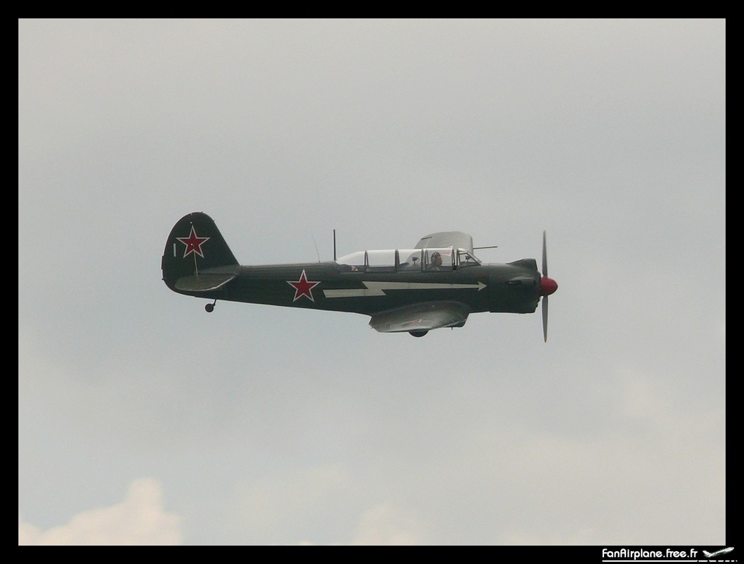 Yakovlev YAK-18 - OO-IAK
